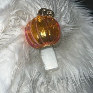 Bath & Body Works shimmer pumpkin plug‎ in